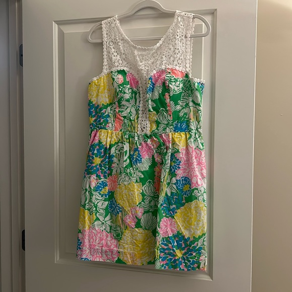 EUC lilly Pulitzer Reagan Flare dress in Hibiscus Stroll - Picture 2 of 5